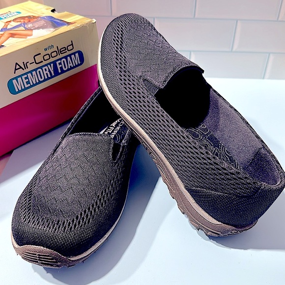 Skechers Shoes - Skechers Relaxed Fit Reggae Fest Willows Slip on Air Cooled Memory Foam Shoes